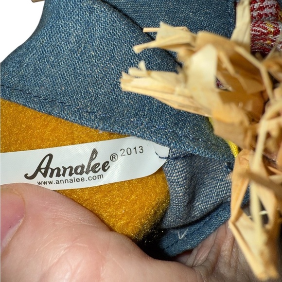 🌻 Annalee 2013 8” Scarecrow Girl Mouse – Fall Harvest Collectible Figurine - Picture 9 of 10